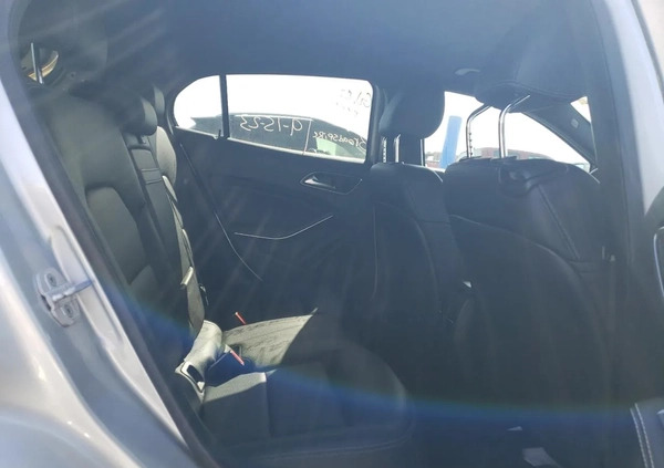 Mercedes-Benz GLA cena 43900 przebieg: 95195, rok produkcji 2015 z Chocianów małe 92